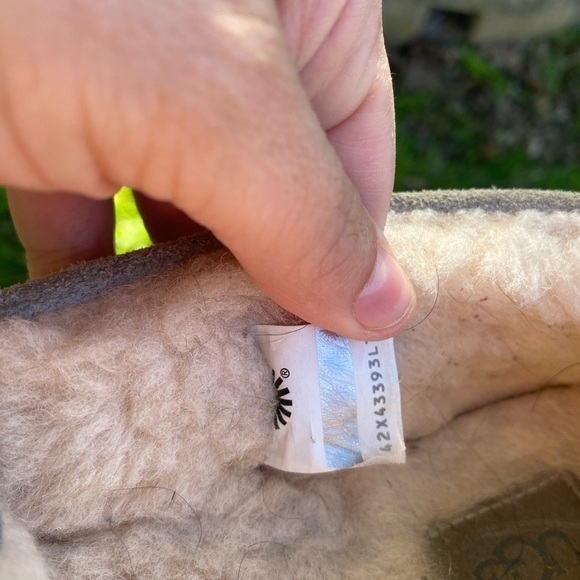 UGG Gray “Ansley” Water Resistant Slipper Size 9 - Picture 10 of 12